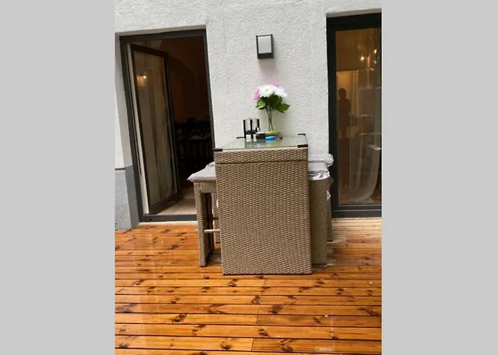 Atelier - With Garden Apartment